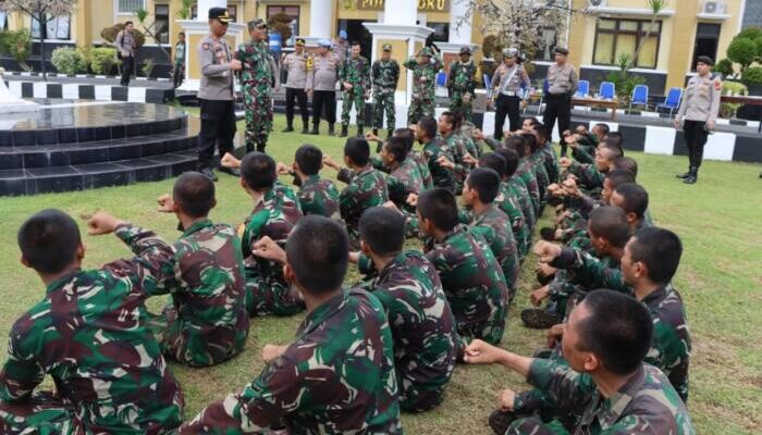 Puluhan Siswa Dodiklatpur Sambangi Polres OKU, Ada Apa ? 