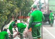 Respon Keluhan Masyarakat, TRC DLH OKU Angkut Sampah dari Pembuangan Sampah Liar