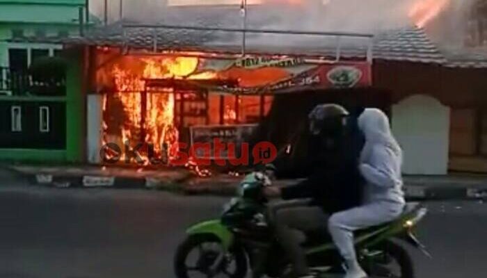 Panasi Kuah Bakso, Api Kompor Lumat Warung Bakso di Baturaja