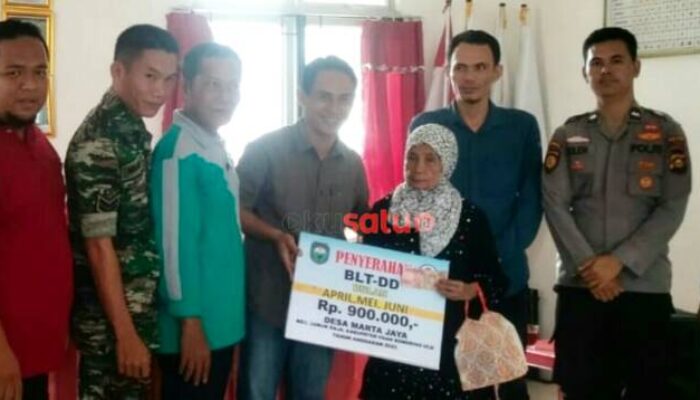 Horee !!! Warga Martajaya Terima Duit BLTRp 900 Ribu Perorang