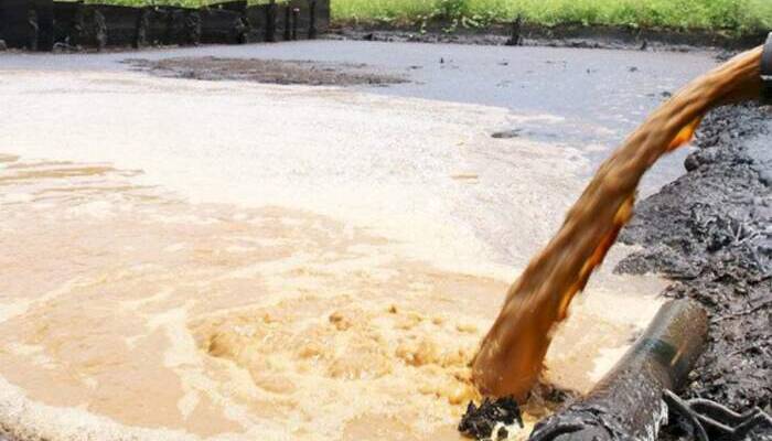 Dump Truk Nyemplung ke Kolam Limbah Sawit, Sanggup Nyelam Dikasih Rp 25 Juta