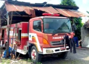 Harga Milyaran, Mobil Damkar OKU Timur Jadi Tempat Jemur Pakaian, Garasinya Mirip Kandang Sapi