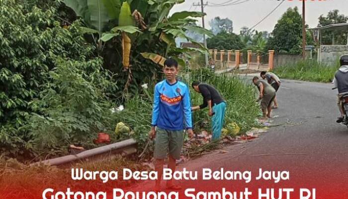 Sambut HUT RI, Warga Kompak Bawa Sajam