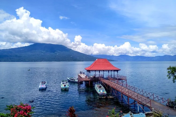 objek wisata danau ranau