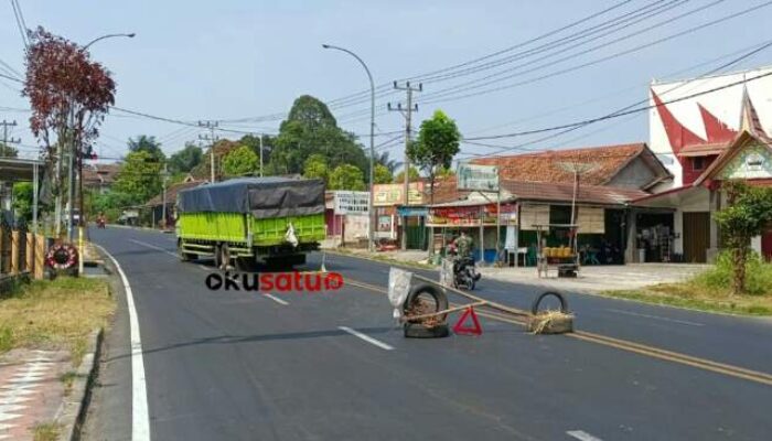 Giliran Truk Batubara Portal Jalan Lintas Sumatera, Nah Loh !