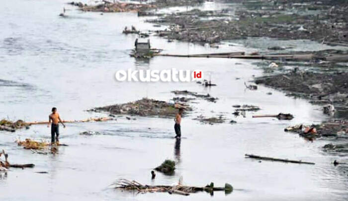 Sungai Komering di Kabupaten Oku Selatan nyaris mirip pantai di tepi lautan luas.