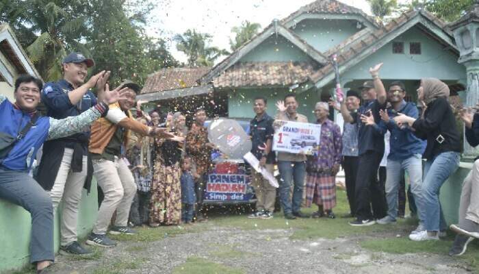 Mobil Hadiah PHS BRI Datang, Tangis Haru Pecah