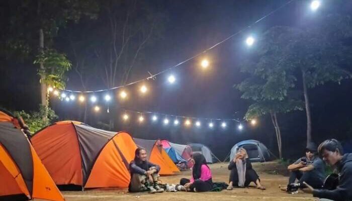 Camping Ground di WHK, Menanti Momen Pergantian Tahun di Tengah Hutan