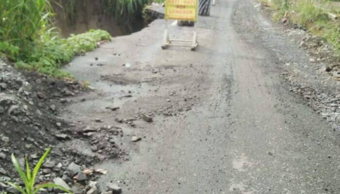 Jalan Amblas Penghubung Empat Kecamatan Di OKU Selatan Tak Kunjung di Perbaiki