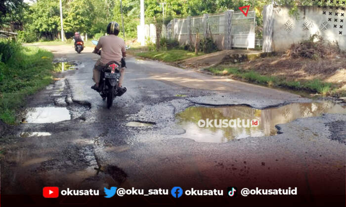 jalan rusak di kabupaten oku