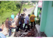 Pagar Sekolah Ambruk, Biaya Perbaikan Patungan Rame-Rame