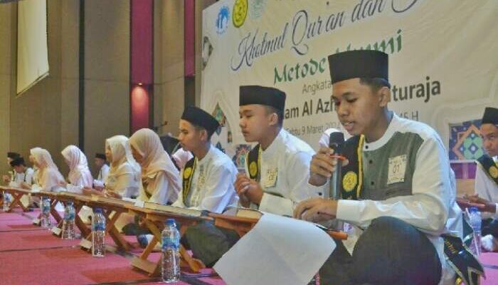 Munaqosah Lulus, Belasan Pelajar SMP Islam Al Azhar 53 Baturaja Ikuti Khotmul Qur’an dan Imtihan Angkatan Pertama