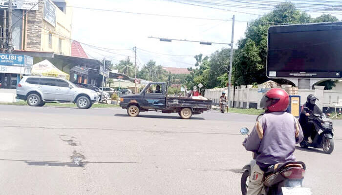 Disambar Petir, Lalulintas di Air Paoh Amburadul, Tak Ada Petugas yang Jaga