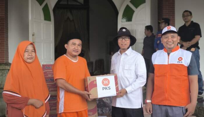 DPD PKS OKU Bantu Korban Banjir