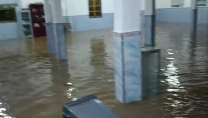 Banjir Rendam Pemukiman Desa Kelumpang dan Gunung Tiga, BPBD : Jangan Panik, Tapi Tetap Waspada