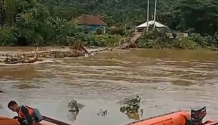 Tiga Jembatan Gantung Putus Disapu Banjir, Begini Kata PJ Bupati OKU