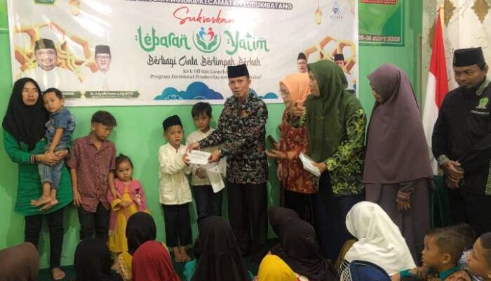 KUA Lubuk Batang Bagikan 123 Paket untuk Yatim