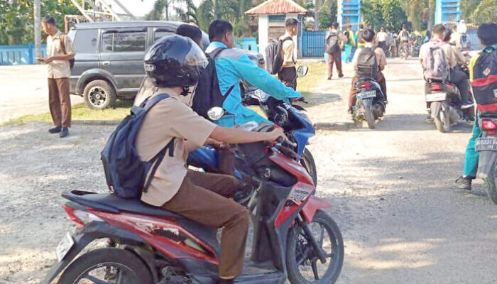 Bawa Motor, Pelajar Siap-siap Ditilang