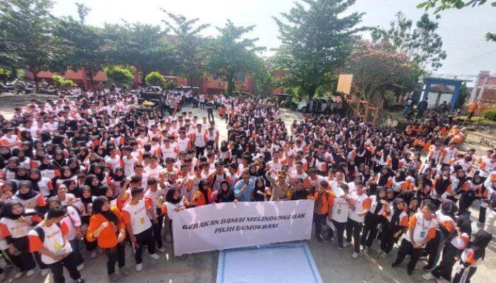 Mahasiswa Unbara Geruduk Gedung DPRD OKU