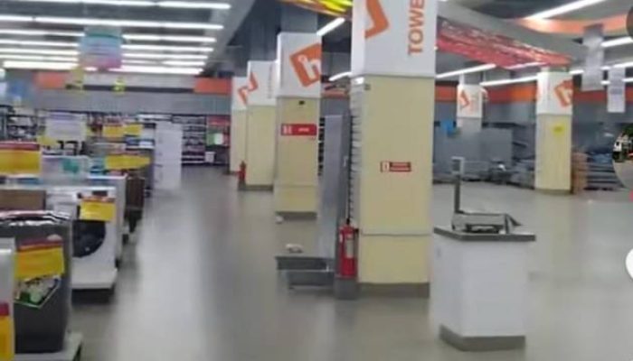 Hypermart Baturaja Dikosongkan, Tutup Menyusul Ramayana?