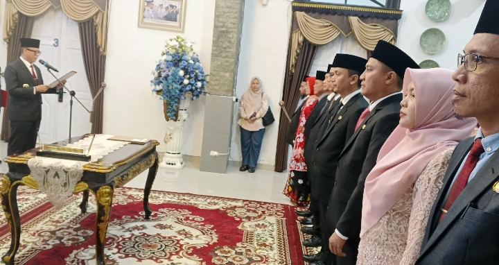 Pelantikan kepala OPD dan kepsek dì OKU oleh Bupati OKU H Teddy Meilwansyah 