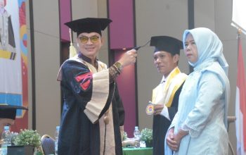 Wisuda XXIV STIE Dwi Sakti Baturaja, Johan : Jangan Andalkan Ijazah