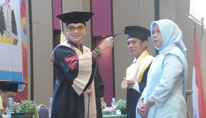 Wisuda XXIV STIE Dwi Sakti Baturaja, Johan : Jangan Andalkan Ijazah