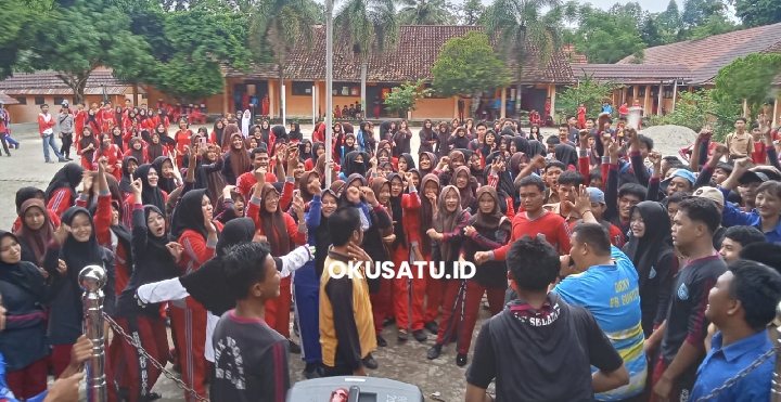 Pelajar SMKN 1 OKU Selatan Unjuk rasa