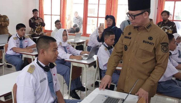 Kunjungi SRMA 45, Bupati OKU : Jangan Malas-malasan