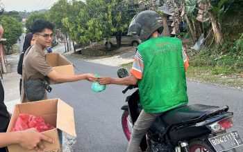 Semarak Berbagi Takjil di Masjid Al Furqon, Pengurus – IRMA Al-Furqon  Berbagi Takjil