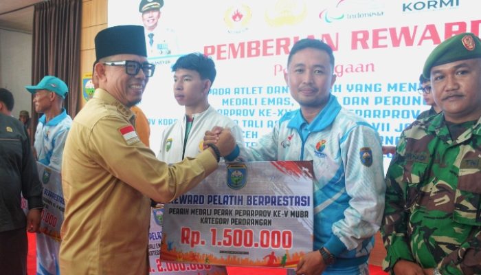 Bupati OKU Bantu Pajak Reward Atlet OKU, KONI : Mari Sama-sama Majukan Prestasi Olahraga