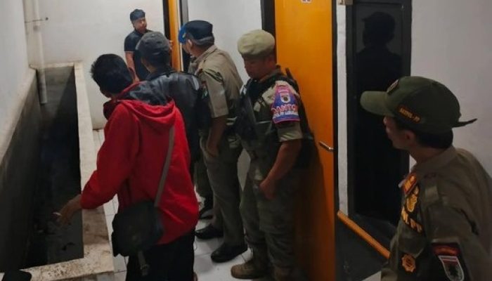 Satpol PP Pergoki Belasan Pasangan Ngamar 