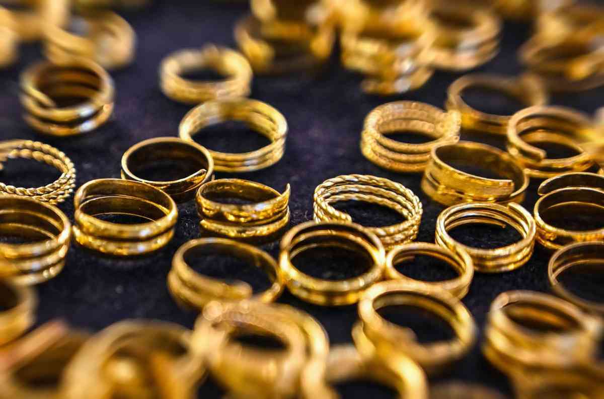 kenaikan harga emas dunia april 2026 grafik tajam