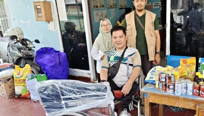Delapan Unit Kursi Roda Diberikan ke Penyandang Disabilitas dì OKU