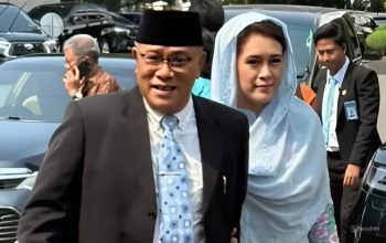Mohammad Jumhur Hidayat saat pelantikan menteri di Istana Negara