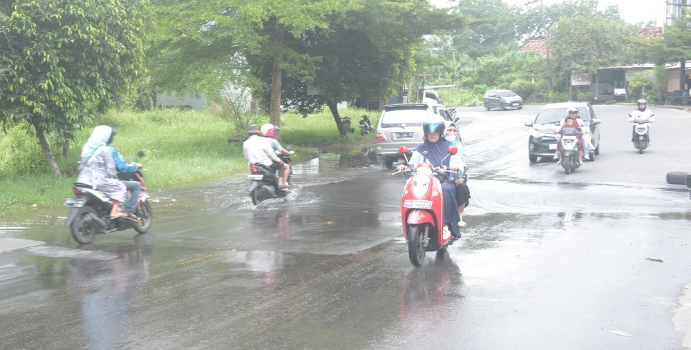 Bapenda Sumsel melibatkan Pemdes dan kelurahan untuk memvalidasi data kendaraan yang tujukan untuk mendongkrak PAD dari sector Pajak Kendaraan Bermotor. Foto : Mustofa / OKUSATU.ID
