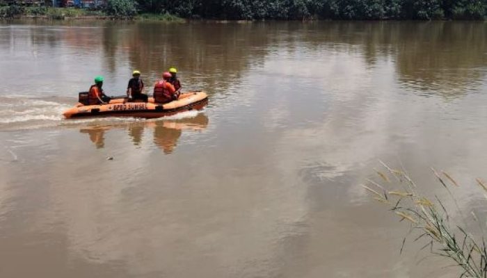 Detik-Detik Siswi SMP Terseret Arus Sungai Komering, Teman Tak Mampu Menolong