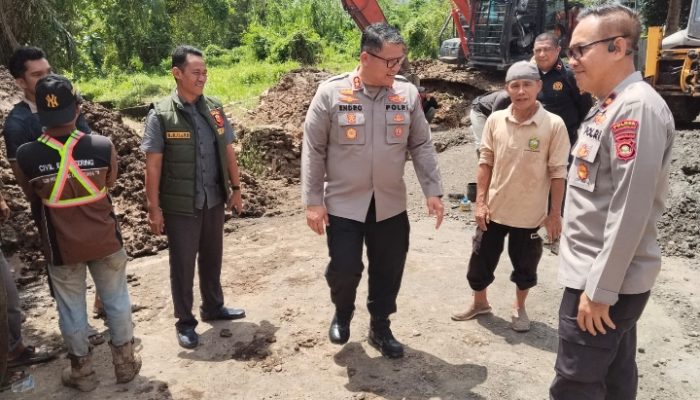 Tinjau Pemasangan Box Culvert, Kapolres OKU : Banjir Mulai Menyusut