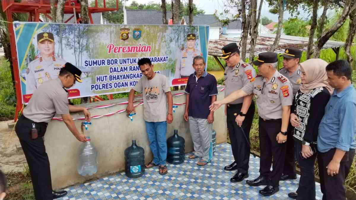 Masyarakat Desa Air Paoh Kecamatan Baturaja timur, sudah bisa menikmati air bersih.