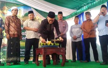 Rumah tahfidz Raudhatul Jannah Baturaja resmi beroperasi usai pemotongan tumpeng oleh Asisten 2 Setda OKU H Hasan HD yang menandai peresmian Rumah Tahfidz tersebut.