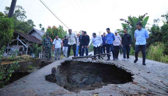 Bupati Oku Selatan, Tinjau infrastruktur di Desa Pajar Bulan