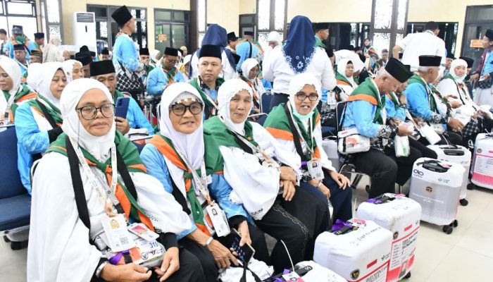Jelang Berangkat ke Jeddah, Jemaah Haji Kloter 11 OKU -OKU Selatan Diminta Pakai ini