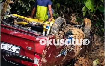 Mobil BE 1564 JG terbalik di dasar jurang kawasan Lebak Liku Jago Pulau Beringin OKU Selatan.