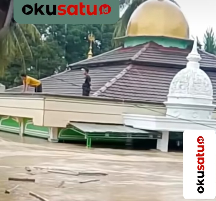 Musibah bencana alam banjir di Muratara, itu juga merendam lima masjid, empat musholah serta satu musholah dilaporkan hanyut terseret arus banjir.