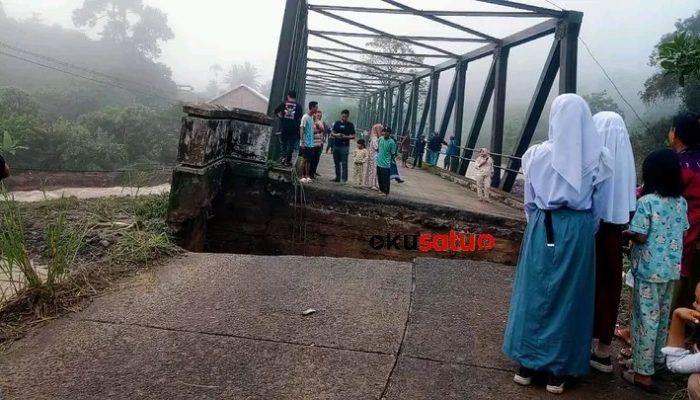 Akses Desa Air Baru dan Teluk Agung OKU Selatan Putus, Cari Jalur Lain